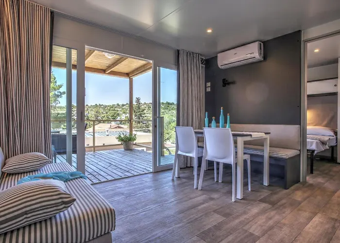 Mobile Home Luka Plaza Slanica, Murter